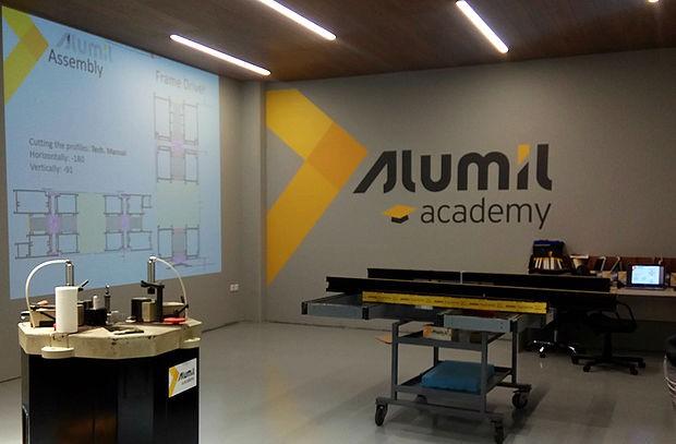 You are currently viewing ALUMIL Academy: Αναβαθμίζεται περαιτέρω με νέα καινοτόμα προγράμματα δια βίου μάθησης